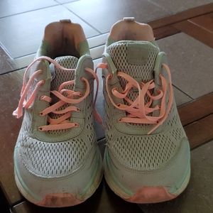 Delux walkers by Skechers